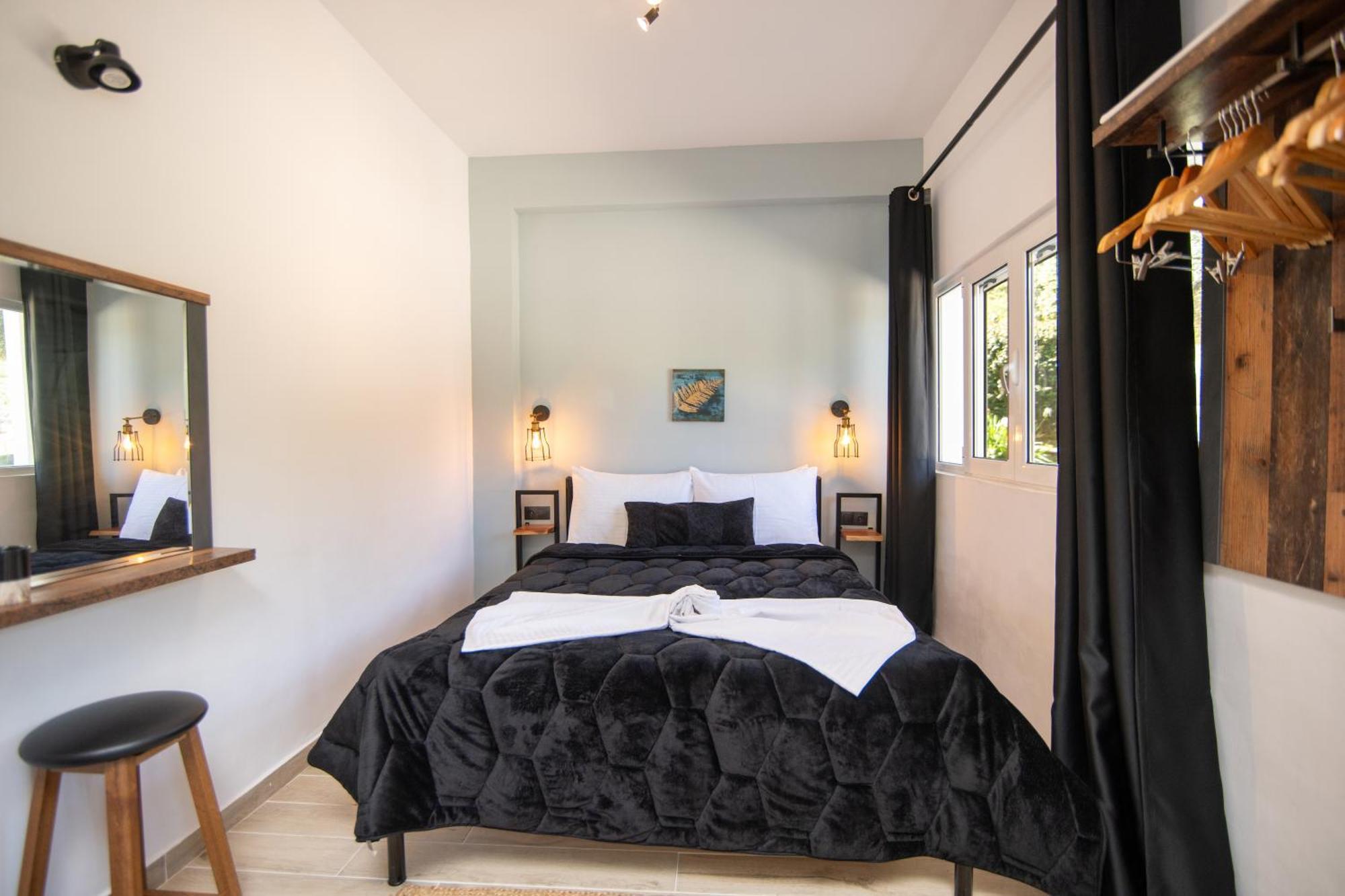 Armoniahousesuites Peritheia Exterior photo