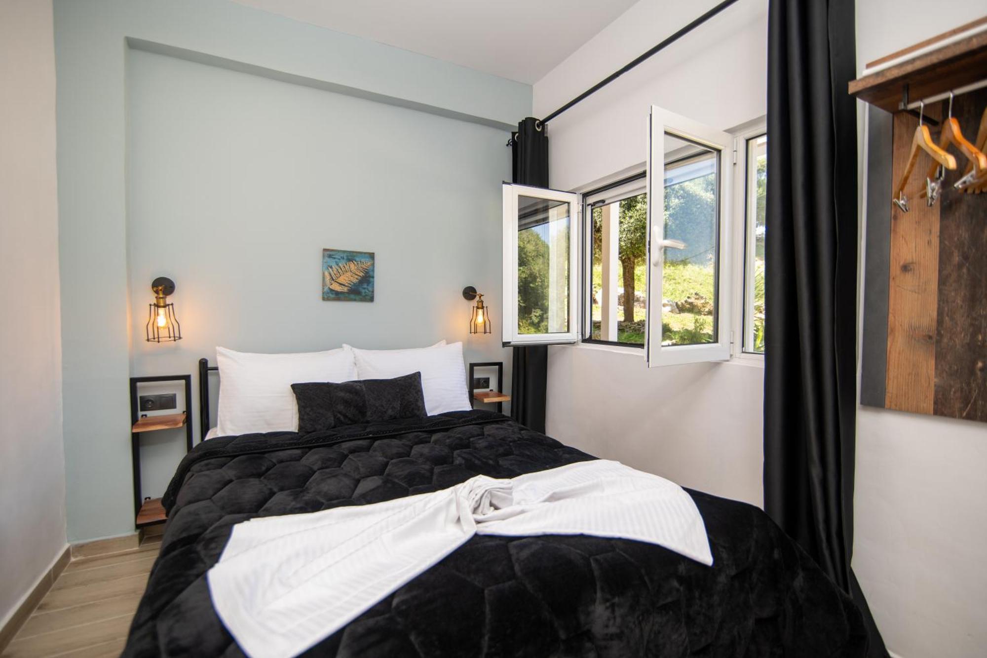 Armoniahousesuites Peritheia Exterior photo