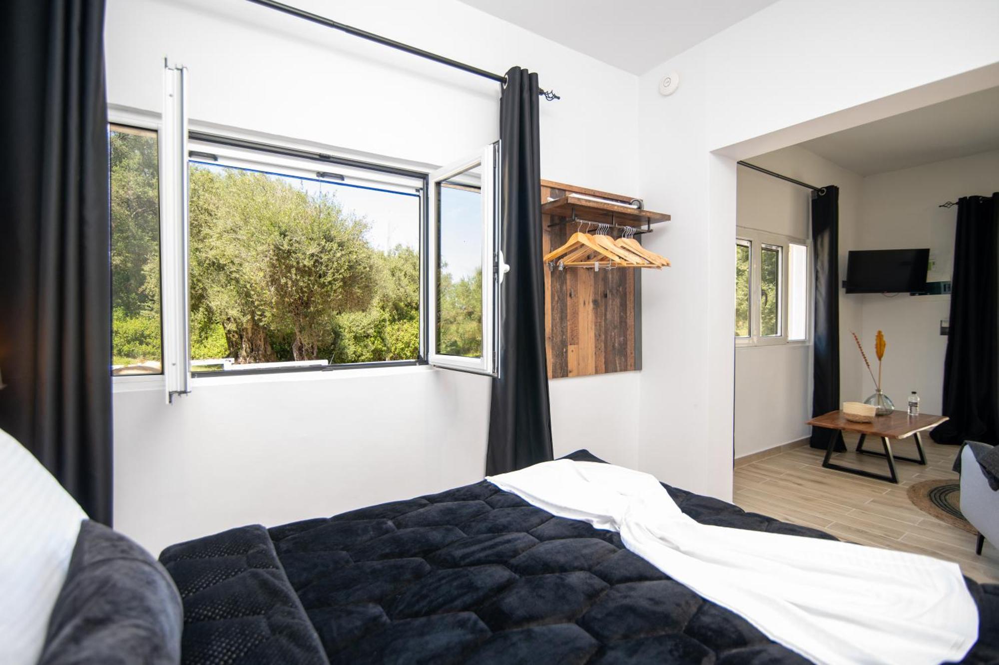Armoniahousesuites Peritheia Exterior photo