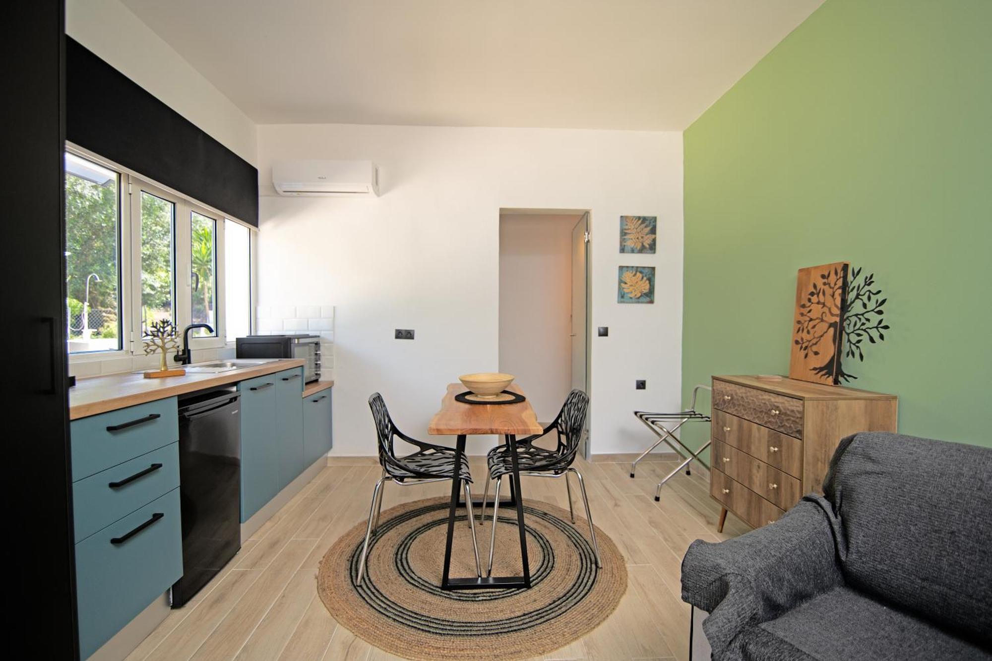 Armoniahousesuites Peritheia Exterior photo