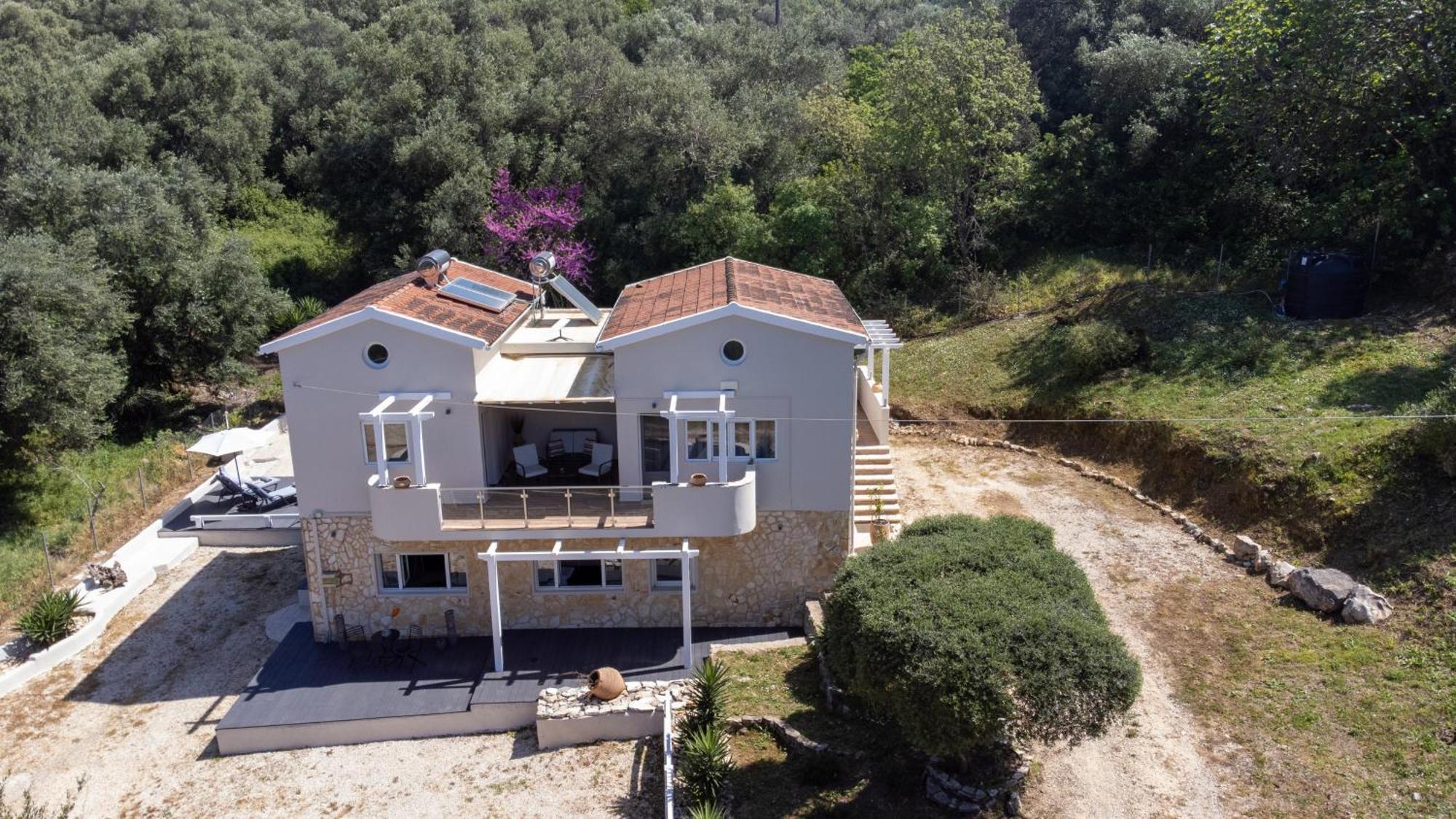 Armoniahousesuites Peritheia Exterior photo