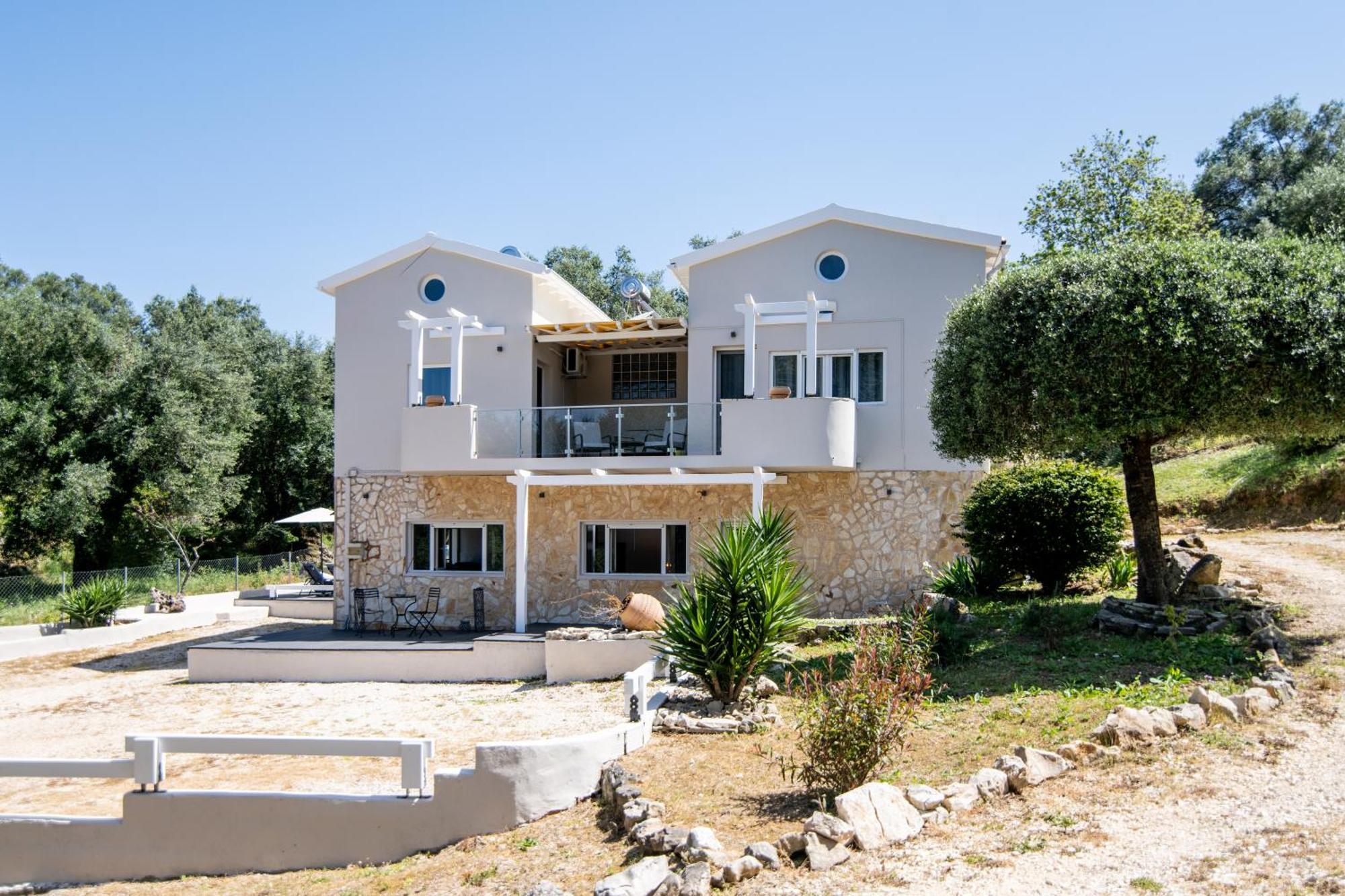 Armoniahousesuites Peritheia Exterior photo